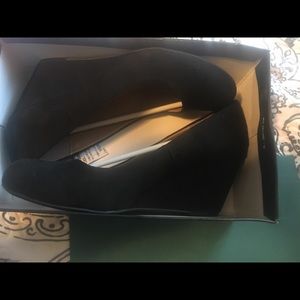 Black wedge dress shoes